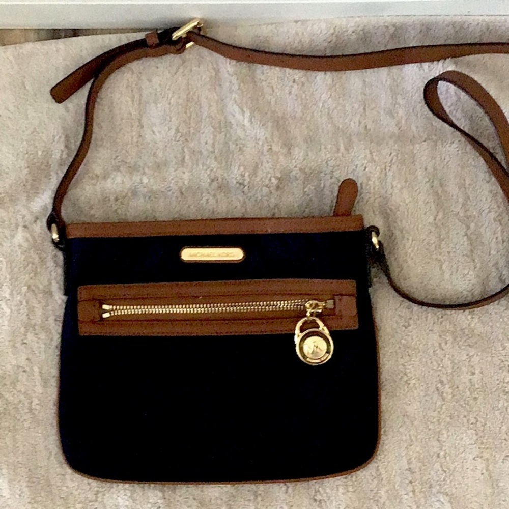 Michael Kors small cross body hand bag